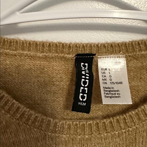 H&M Light Sweater Size Large - Picture 2 of 5